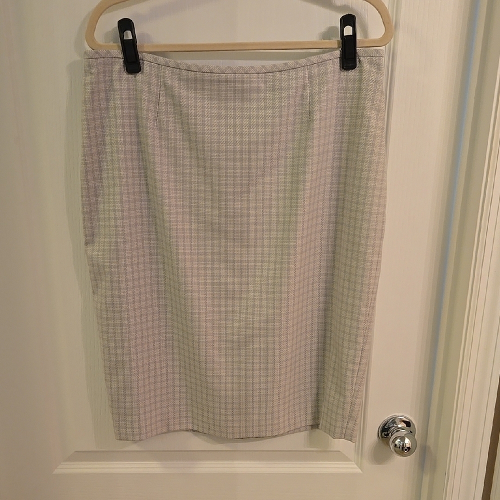 Calvin Klein Elegant Gray Women's Skirt Size 14 EUC